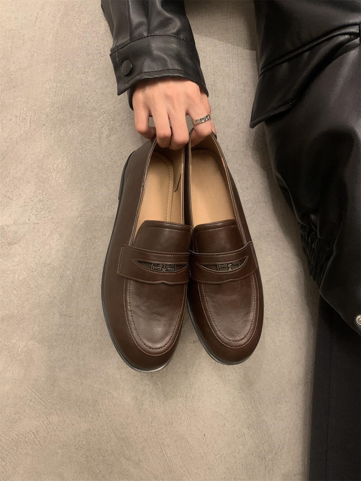 2025 British college style flat-bottomed small leather shoes women's autumn popular new fashionable round head casual versatile loafer single shoes