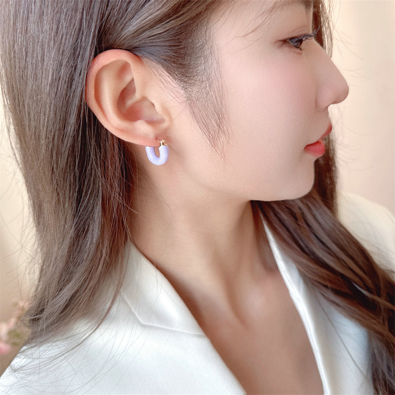 2025 Star earrings of the same style are fashionable, new simple and versatile, niche design sense, contrasting color drip glaze asymmetrical U-shaped earrings