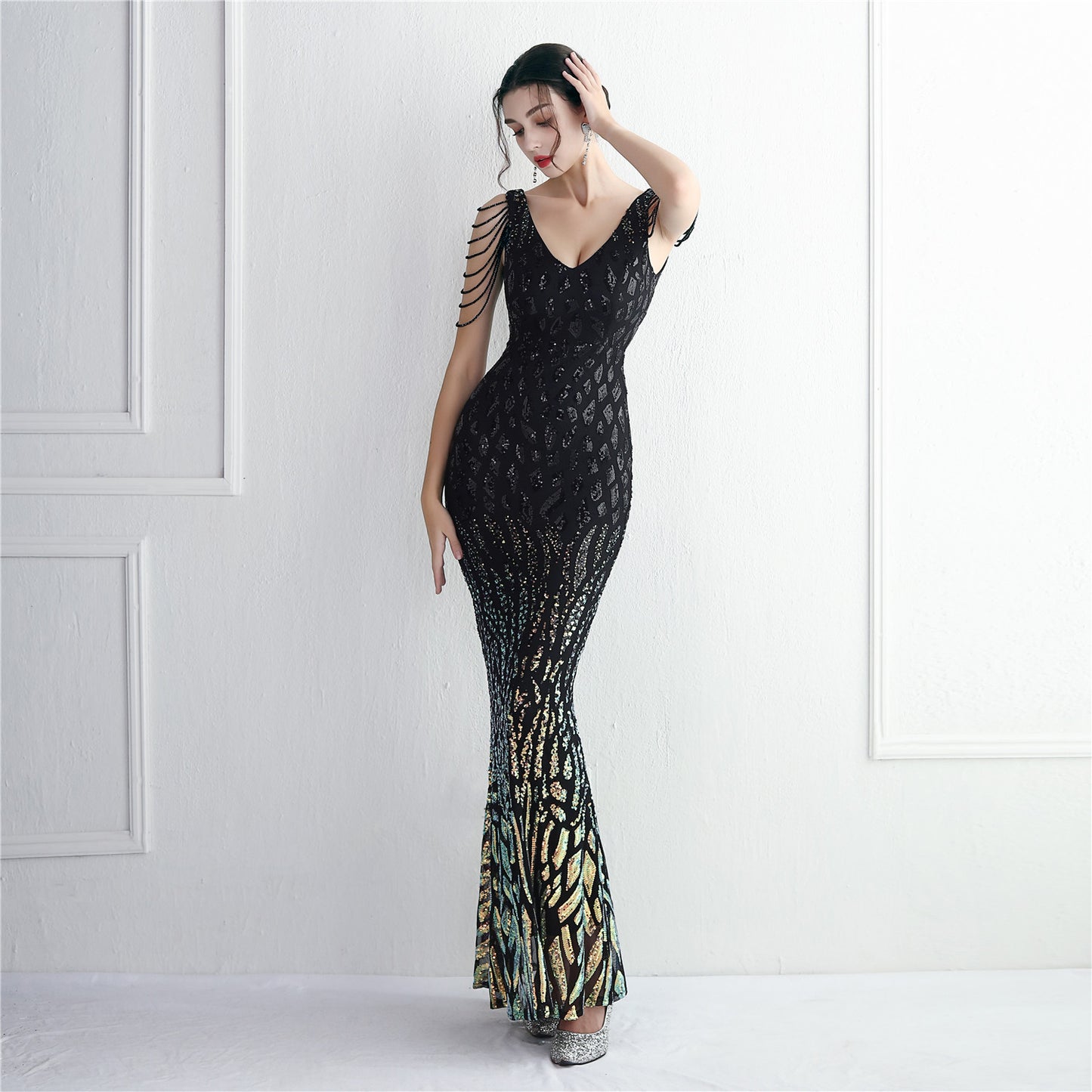 19279 #sequin beaded model, socialite banquet temperament split fork long short-sleeved sequin aura queen fishtail skirt