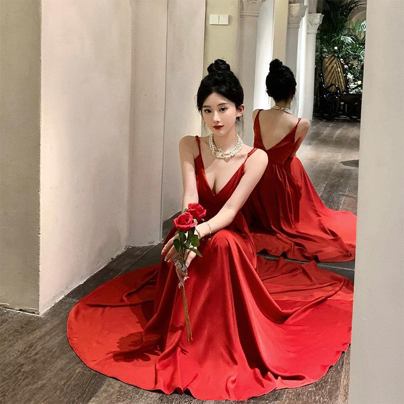 2025 Hepburn careful white retro red V-neck suspenders large skirt backless dress dressing gown dress dress