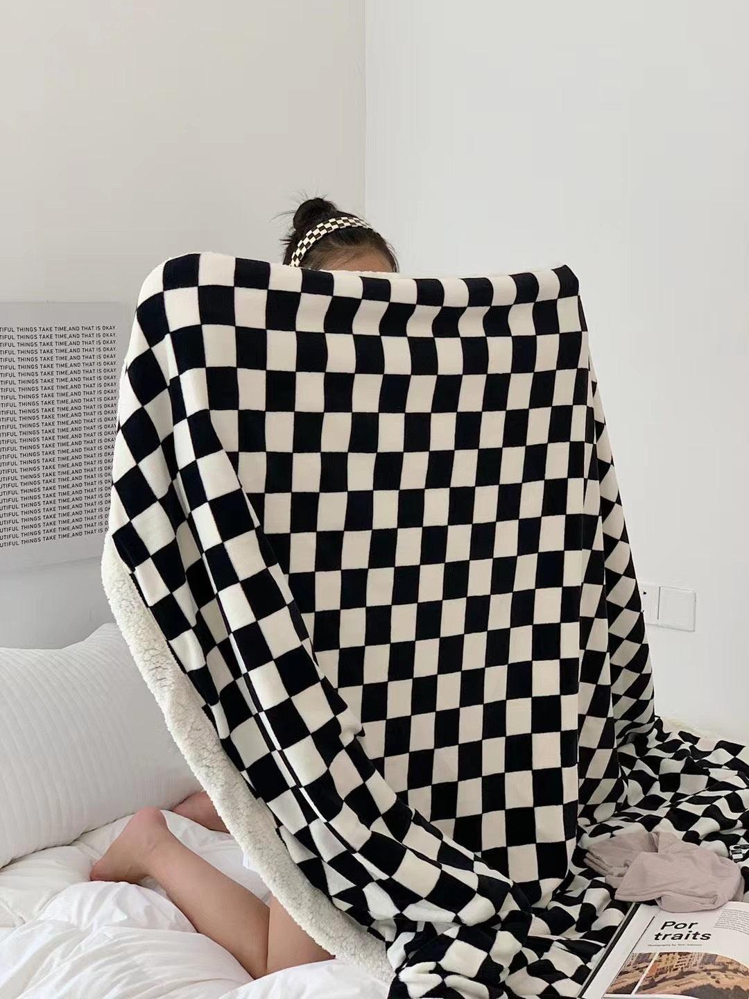 lovevop Soft Checkerboard Sherpa Blanket