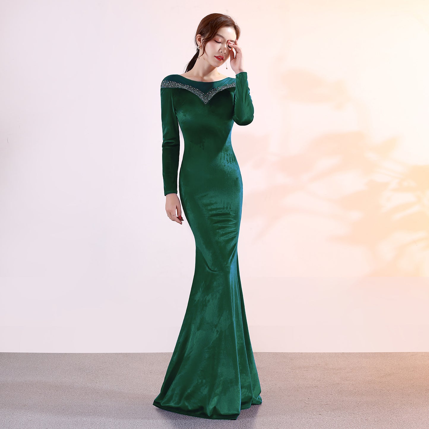 1209 Velvet Banquet Evening Dress Winter Long Sleeve Company Annual Meeting Host Long Fish Tail Party Party Party