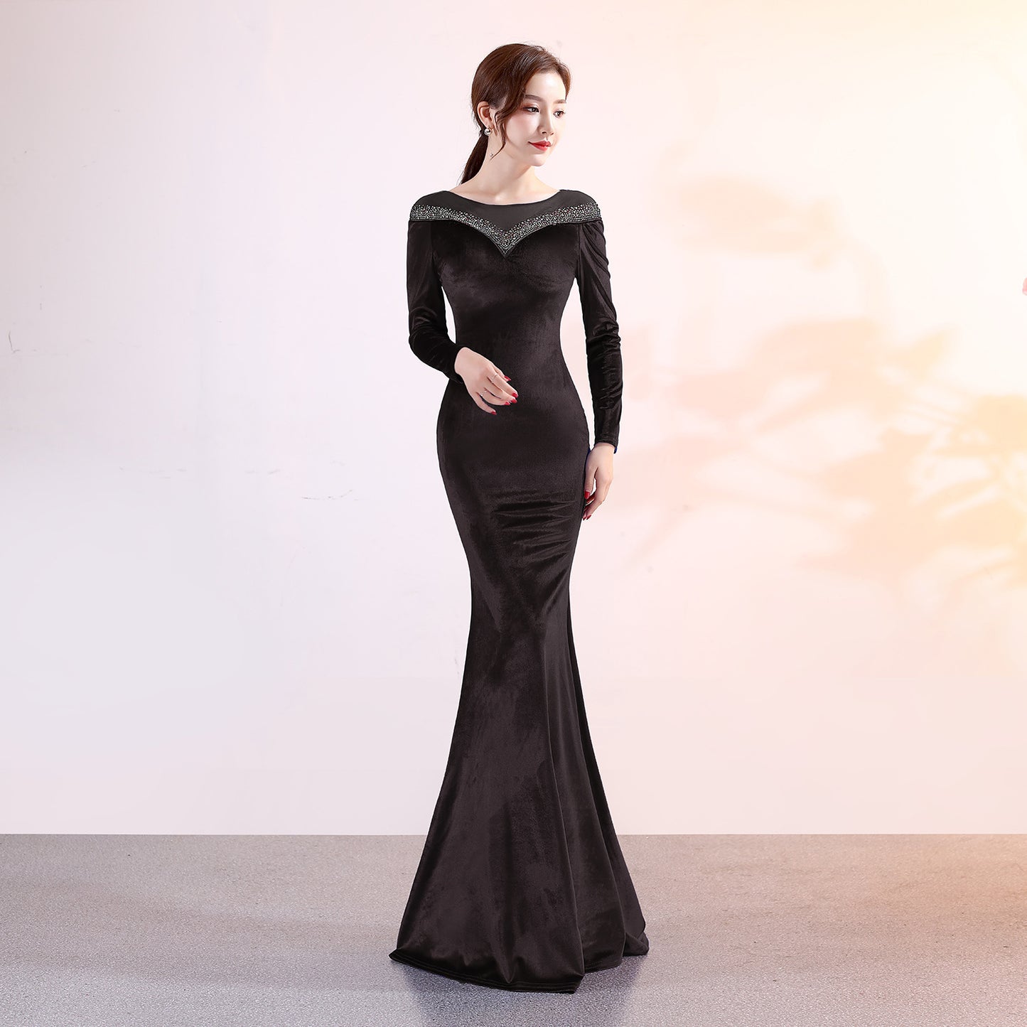 1209 Velvet Banquet Evening Dress Winter Long Sleeve Company Annual Meeting Host Long Fish Tail Party Party Party