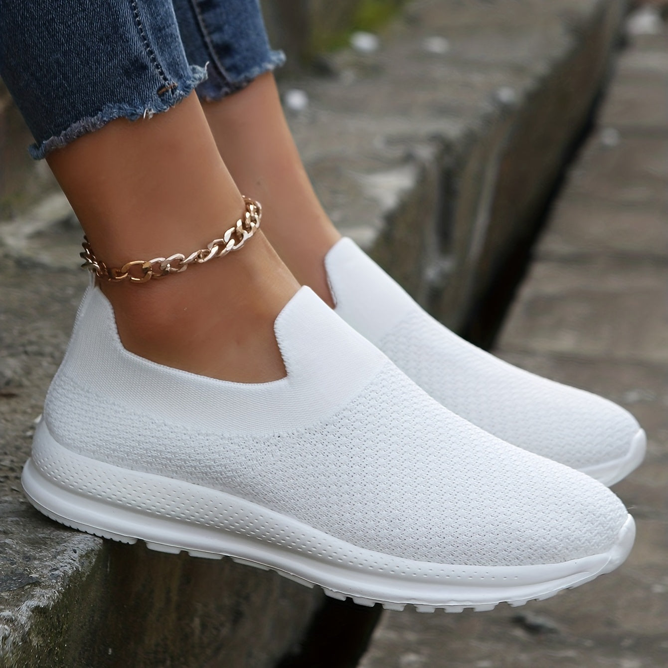 「lovevop」Women's White Flying Woven Sneakers, Breathable Low Top Slip On Walking Shoes, Women's Anti-skid Shoes