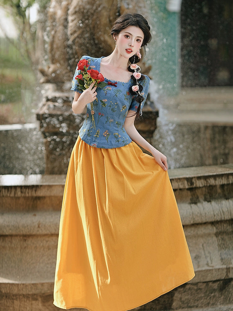 Disney wears a Hong Kong-style  slim-fit embroidered top with a yellow skirt for coffee break, a chic and beautiful small set.