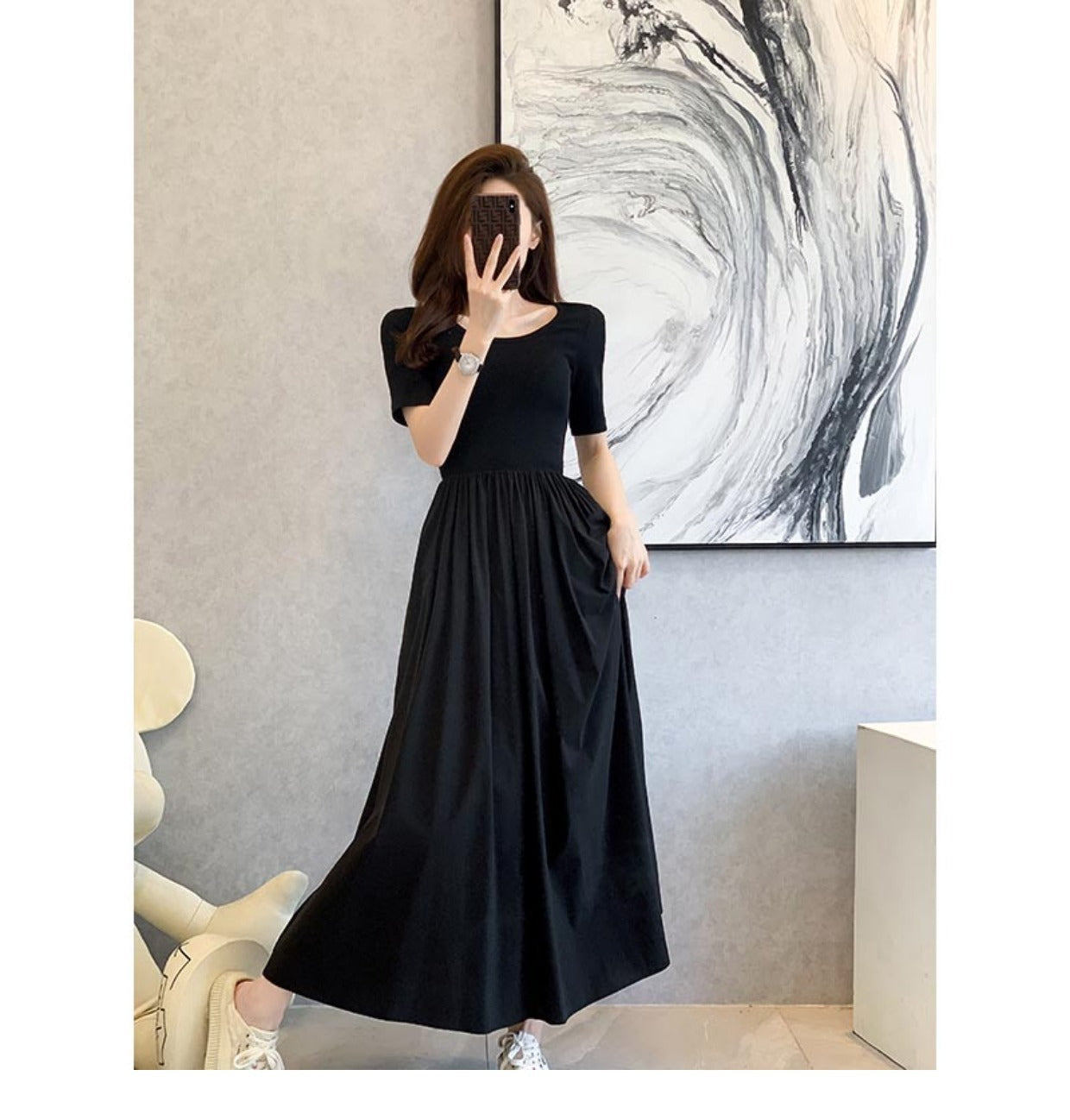 2025 In stock, Yi Mengling has the same COS style design long dress, slim and thin big pendulum dress.