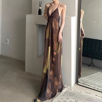 2025 Classical cold feeling retro distant mountain dai dou stacked silk satin niche design abstract printing stand-up dress