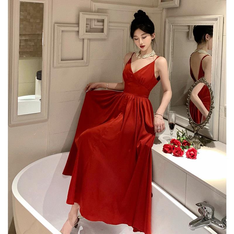 2025 Hepburn careful white retro red V-neck suspenders large skirt backless dress dressing gown dress dress