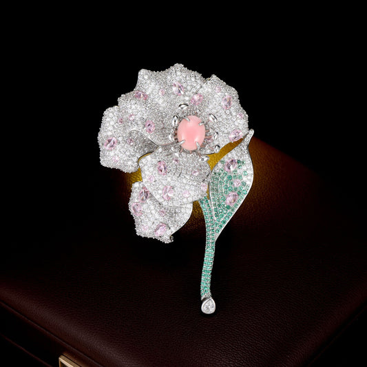 2025 Jewelry micro-inlaid zircon queen shell flower brooch luxury atmosphere elegant suit coat high-end accessories women