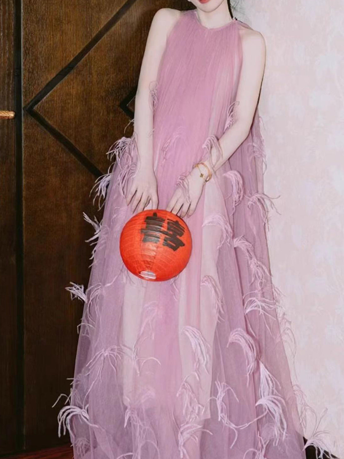 2025 New Chinese style beautiful wedding dress popular summer new sleeveless super fairy feather fairy skirt