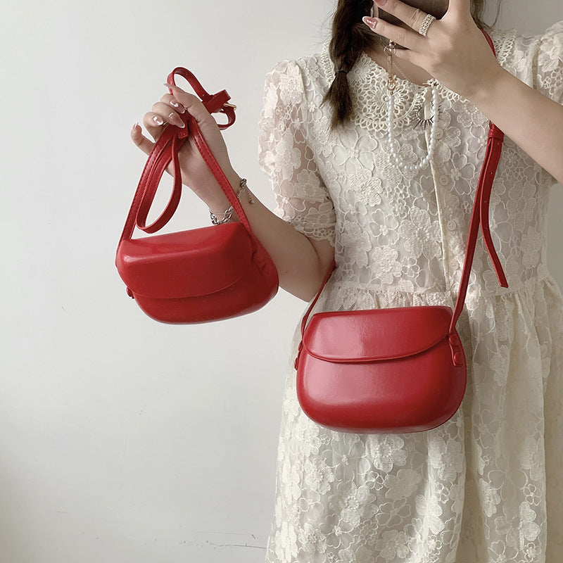 LOVEVOP 2025 Summer new ins red saddle bag messenger bag Hong Kong style retro pressing case mobile phone bag mini messenger bag