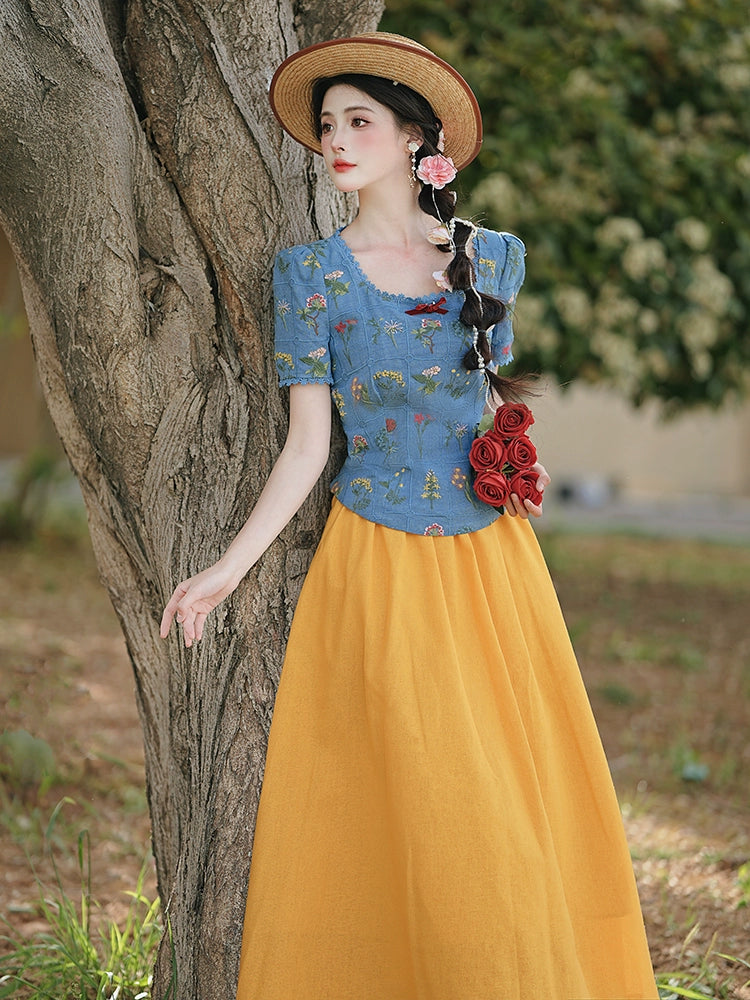 Disney wears a Hong Kong-style  slim-fit embroidered top with a yellow skirt for coffee break, a chic and beautiful small set.