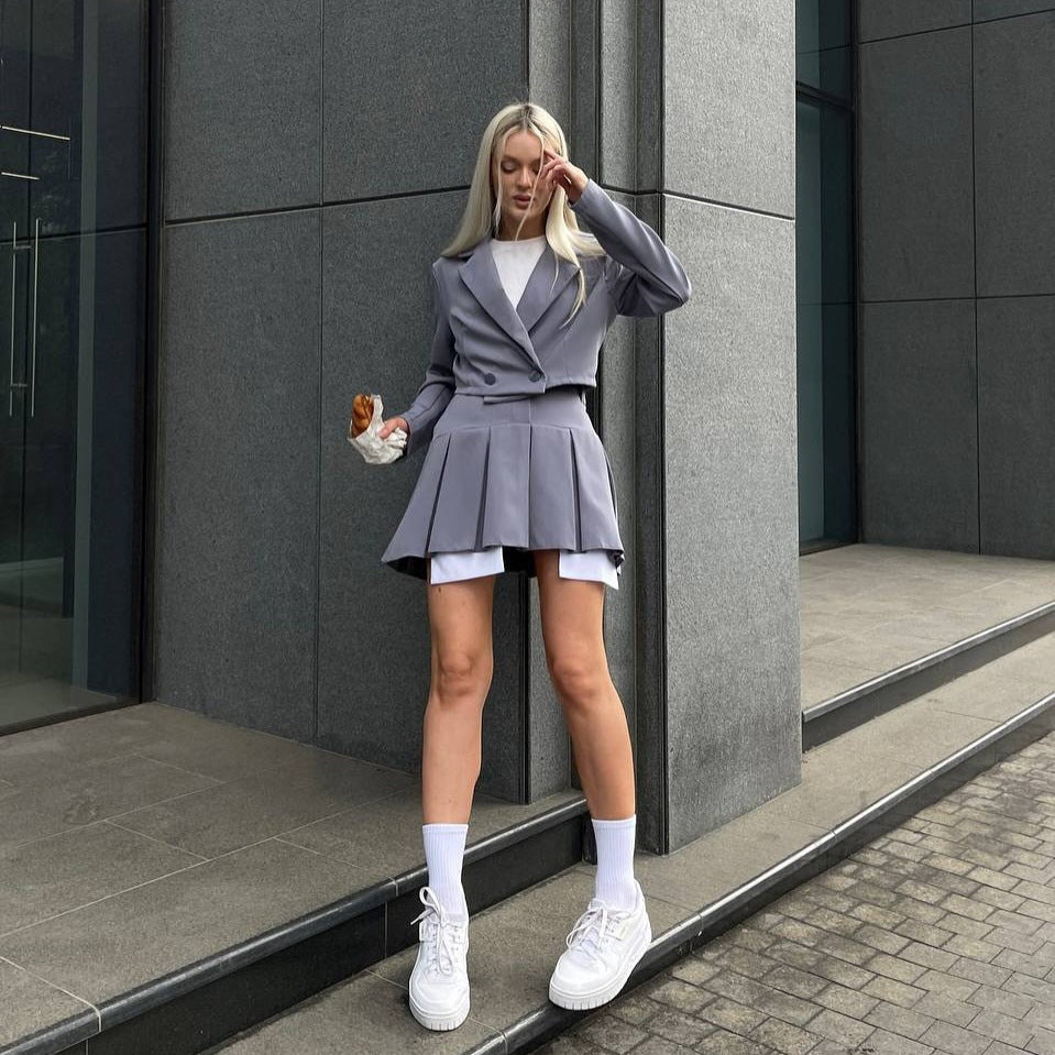 new  style short V-neck long-sleeved loose suit top high waist pleated skirt set New explosion