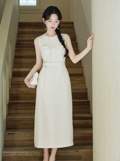 commuting wear white sleeveless vest dress women's summer 2025 new small temperament waist A-shaped skirt