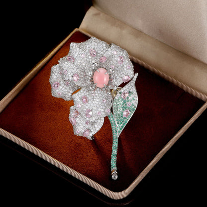 2025 Jewelry micro-inlaid zircon queen shell flower brooch luxury atmosphere elegant suit coat high-end accessories women