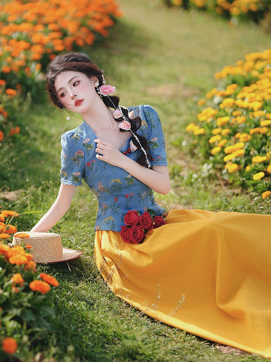 Disney wears a Hong Kong-style  slim-fit embroidered top with a yellow skirt for coffee break, a chic and beautiful small set.