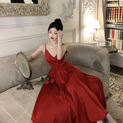 2025 Hepburn careful white retro red V-neck suspenders large skirt backless dress dressing gown dress dress