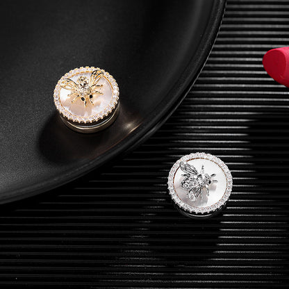 2025 Little bee magnetic anti-light artifact shell magnet brooch cute Japanese fixed clothes neckline accessories