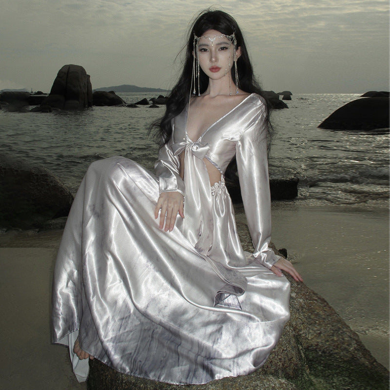 2025 high sense pure desire Spice girl style hollow v-neck dress temperament celebrity thin tube top waist long skirt