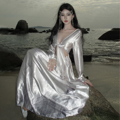 2025 high sense pure desire Spice girl style hollow v-neck dress temperament celebrity thin tube top waist long skirt