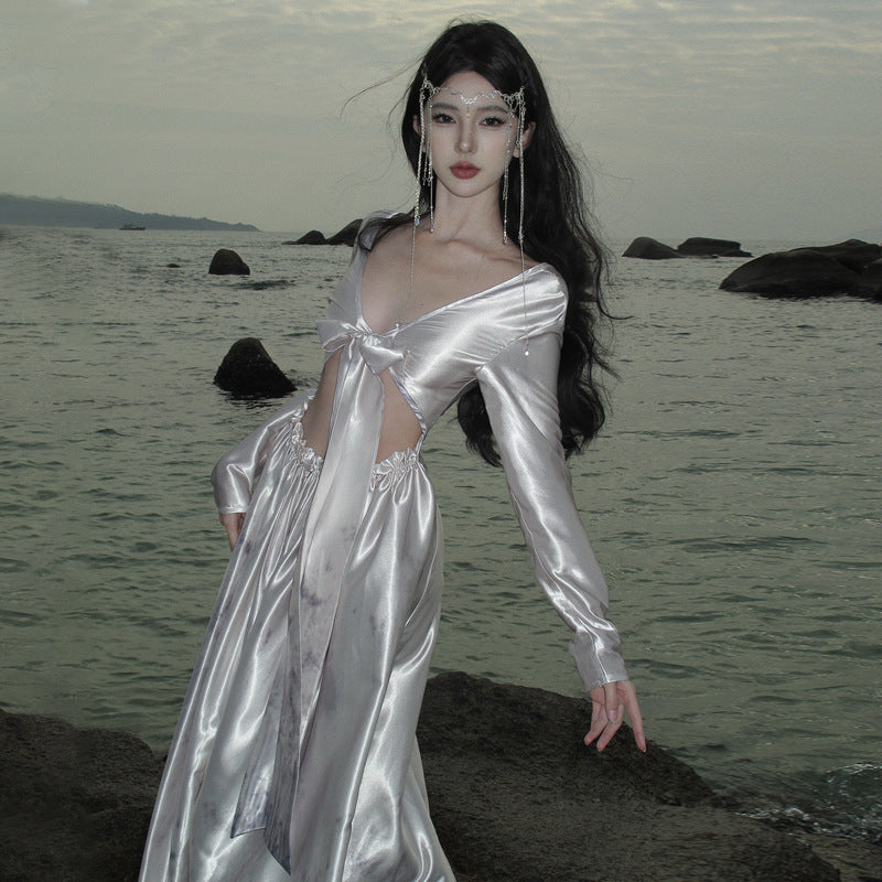 2025 high sense pure desire Spice girl style hollow v-neck dress temperament celebrity thin tube top waist long skirt