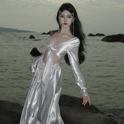 2025 high sense pure desire Spice girl style hollow v-neck dress temperament celebrity thin tube top waist long skirt