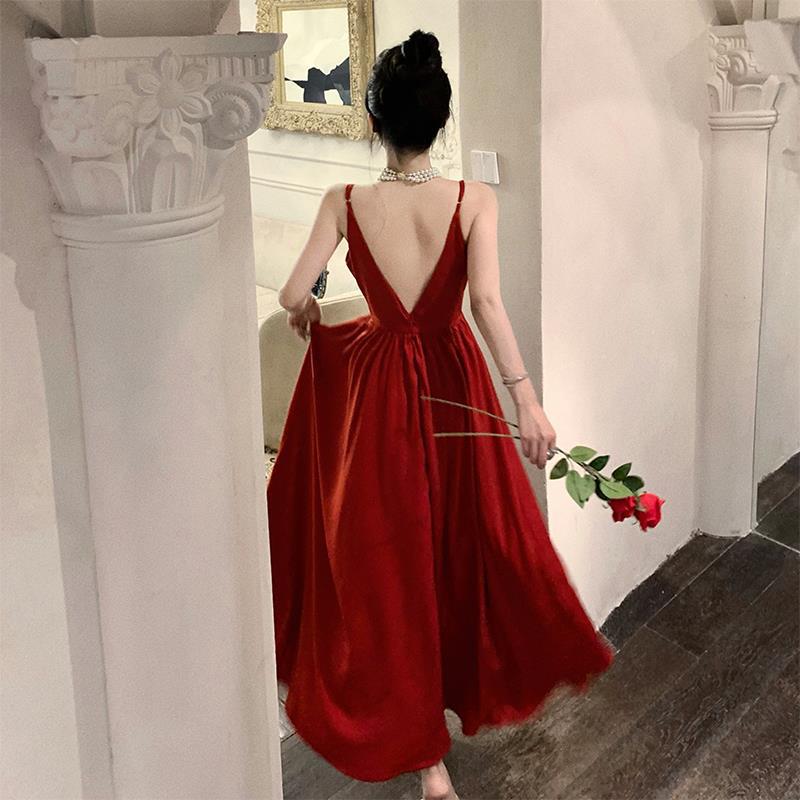 2025 Hepburn careful white retro red V-neck suspenders large skirt backless dress dressing gown dress dress