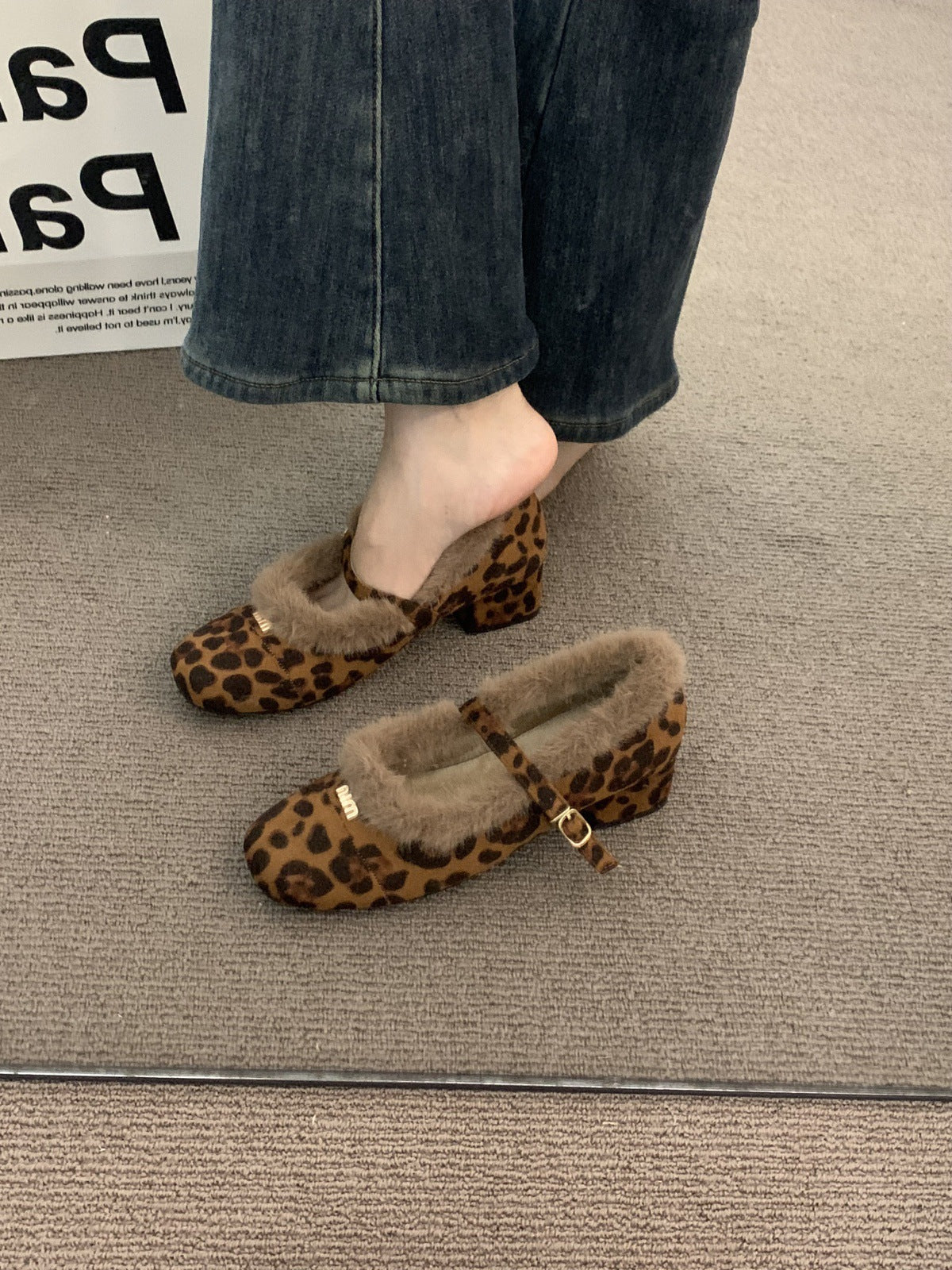 2025  high-end fashionable outer wear leopard print single shoes women's shoes popular autumn and winter thick heel velvet small fragrant style grandma cotton shoes