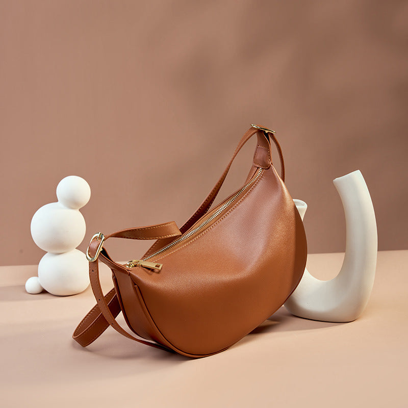 Strictly selected underarm bag women's bag cowhide bag women's popular new messenger bag autumn and winter large-capacity commuting shoulder