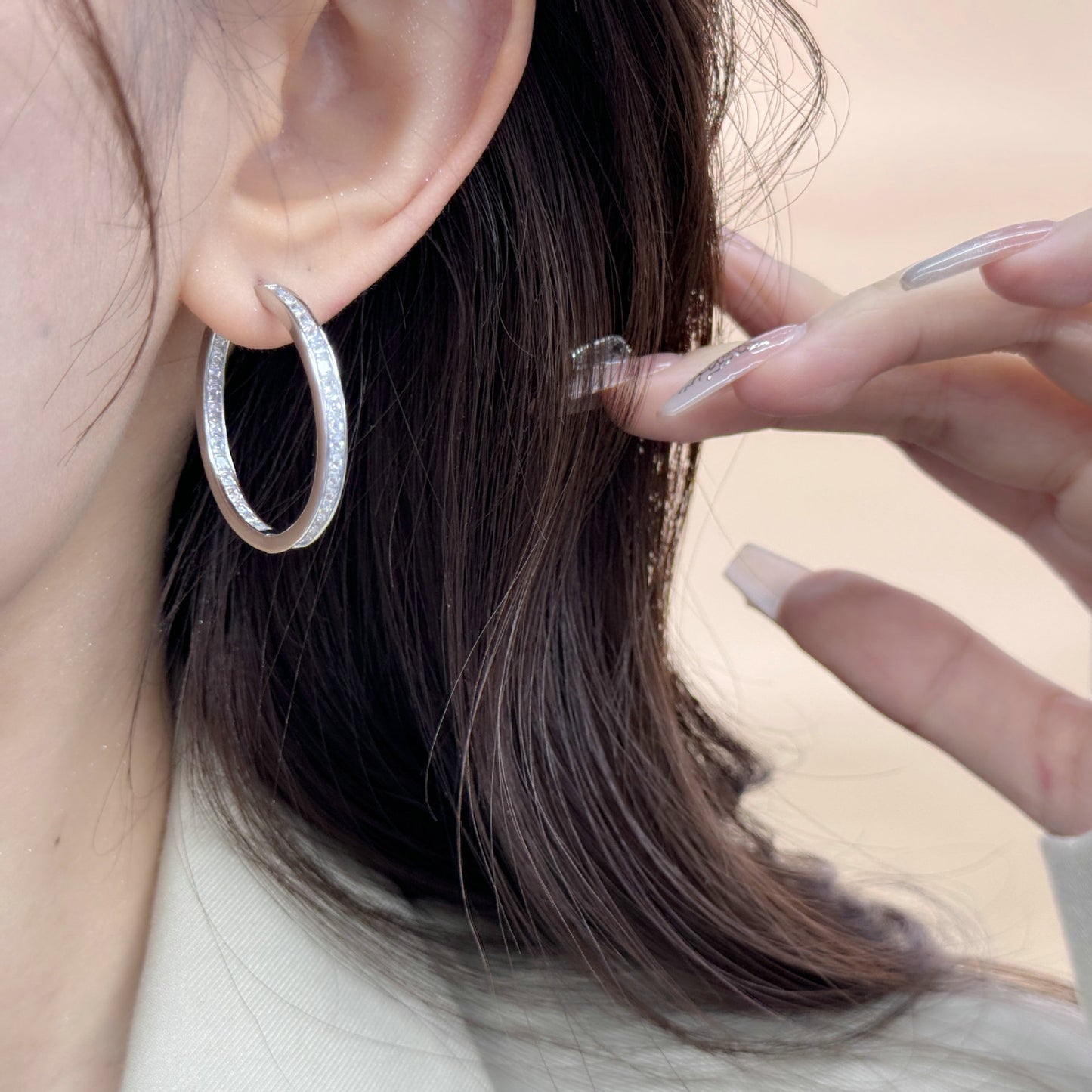 2025 New New  large circle niche design ear buckle personality fashion light luxury style slightly inlaid zircon earrings women