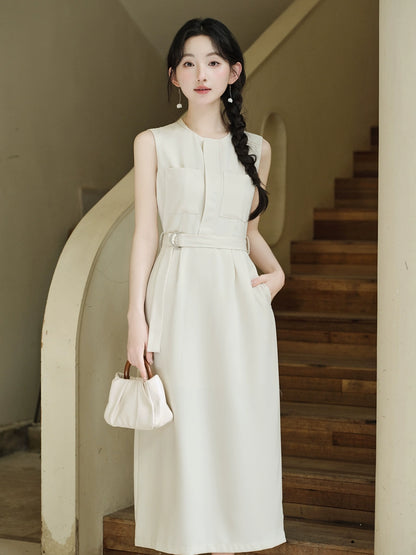 commuting wear white sleeveless vest dress women's summer 2025 new small temperament waist A-shaped skirt