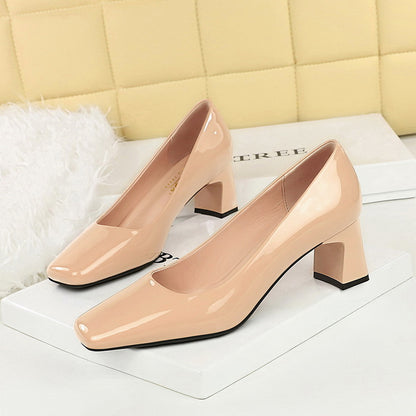 2025 6291 Korean version of fashion temperament square head women's shoes light mouth patent leather thick heel middle heel commuting versatile simple glossy single shoes