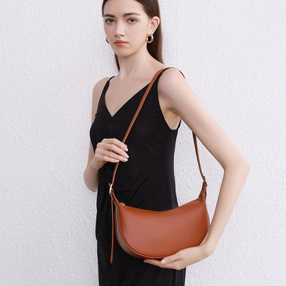 Strictly selected underarm bag women's bag cowhide bag women's popular new messenger bag autumn and winter large-capacity commuting shoulder