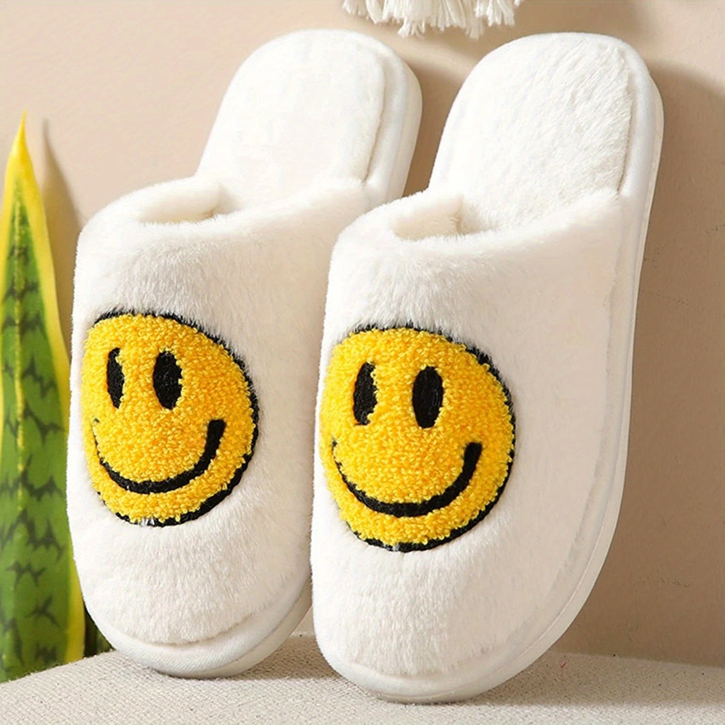 「lovevop」Cozy Up in Comfort with Women's Plush Indoor Slippers - Soft, Non-Slip, and Perfect for Lounging!