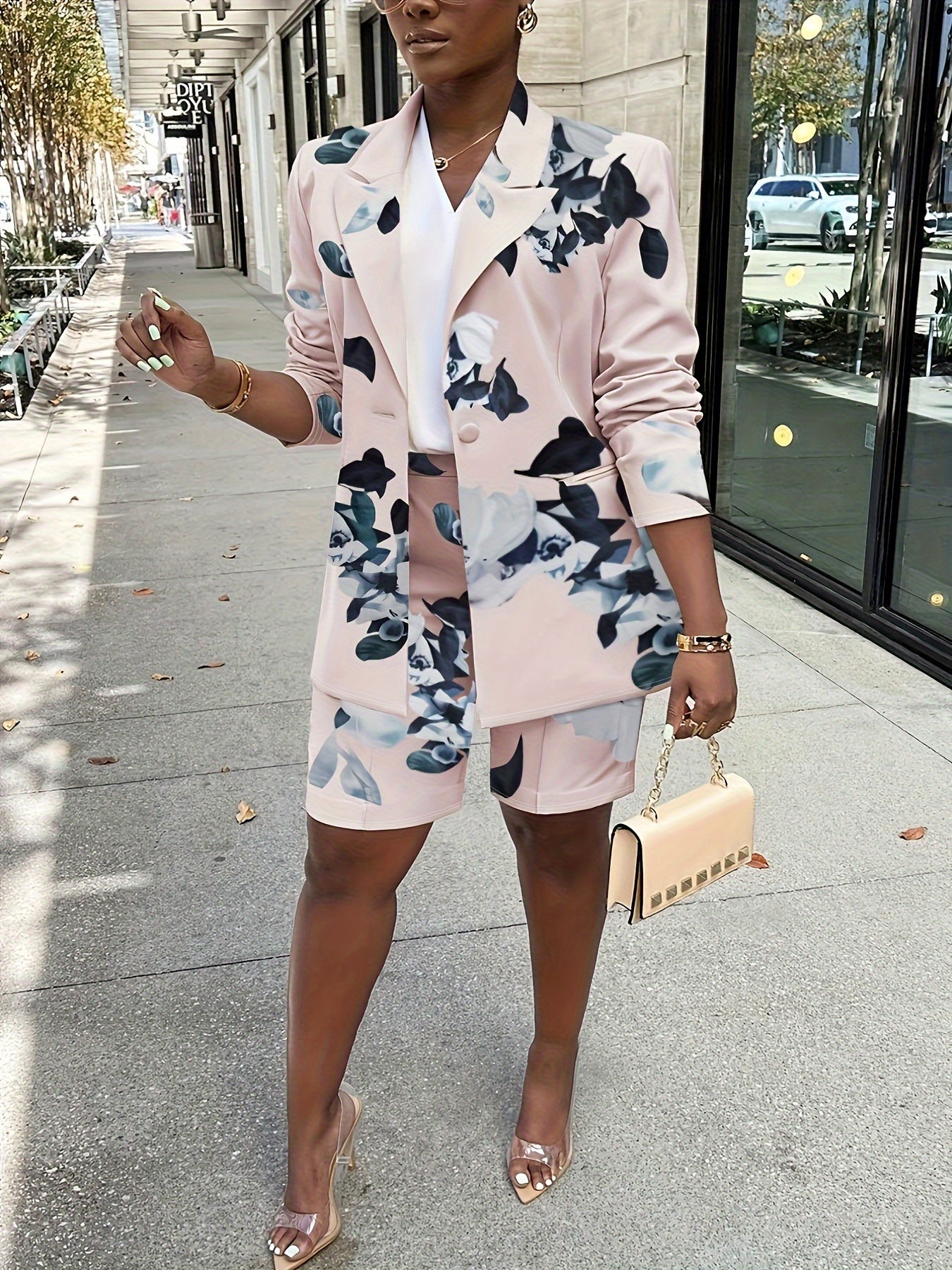 Two-Piece Floral Print Elegant Outfit - Stretchy Polyester Blazer and Shorts Set with Lapel Open Front, Random Printing, Casual Style - Perfect for All Seasons