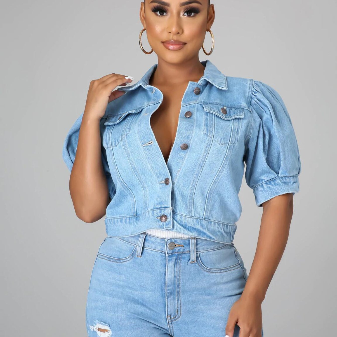 Lovevop-Puff Short Sleeves Flap Pockets Button Closure Washed Blue Cropped Denim Shorts, Women's Denim Shorts