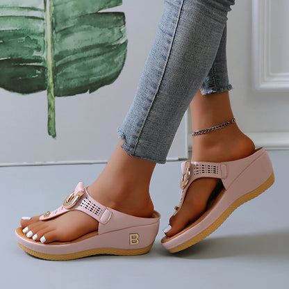 「lovevop」Women's Faux Leather Wedge Slide Sandals - Fashionable Letter Detail Flatform Thong Sandals for Women's Footwear