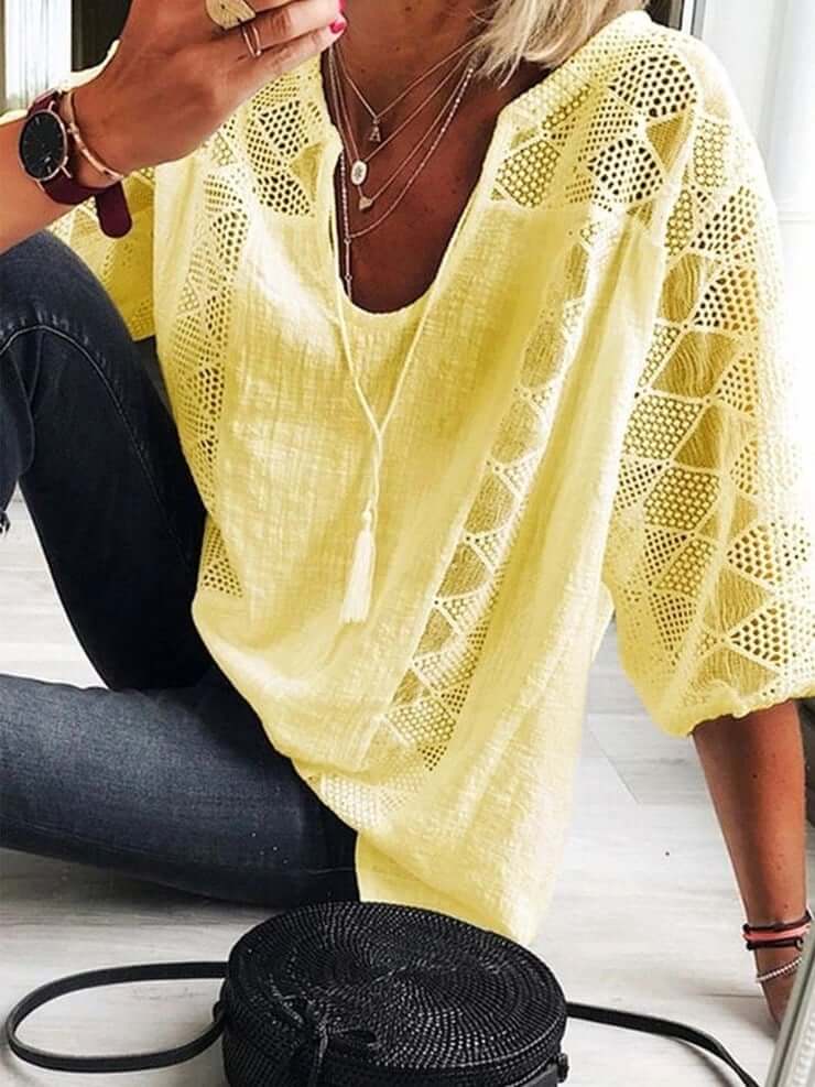 Women's U-neck blouse with sleeves