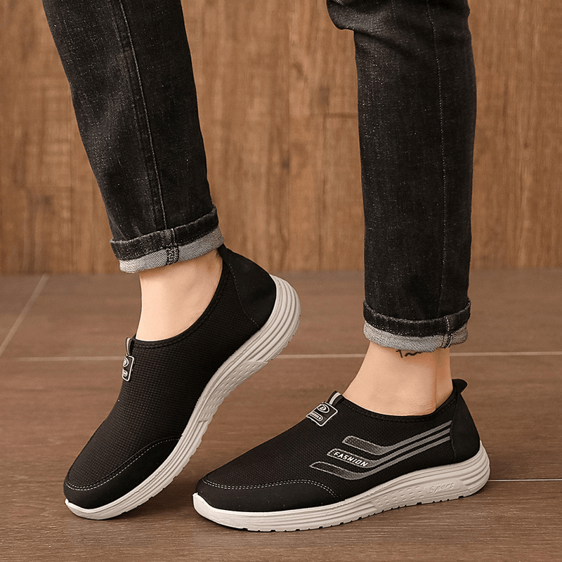 lovevop Men Knitted Fabric Breathable Comfy Slip-On Casual Walking Shoes