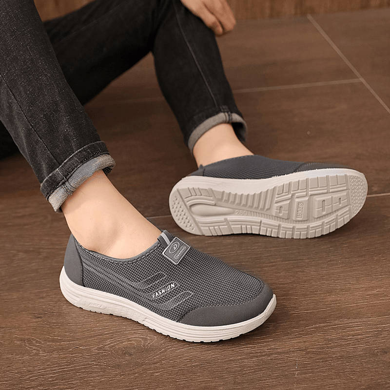 lovevop Men Knitted Fabric Breathable Comfy Slip-On Casual Walking Shoes