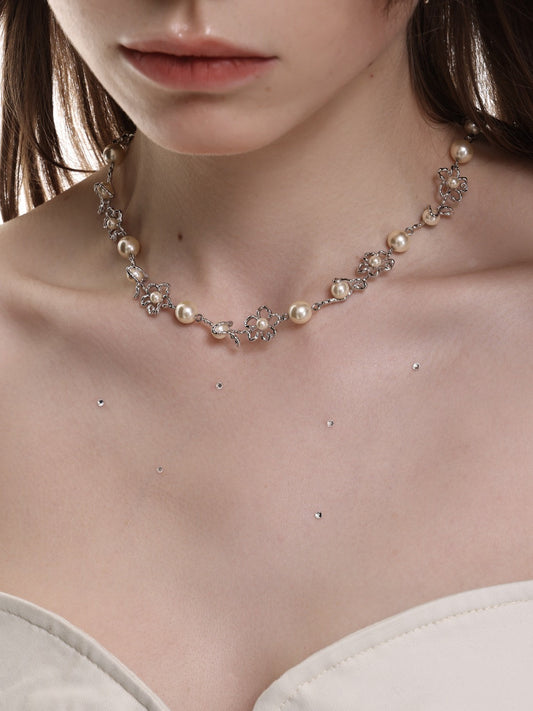 lovevop Original Designed Floral Pearl Beaded Necklace