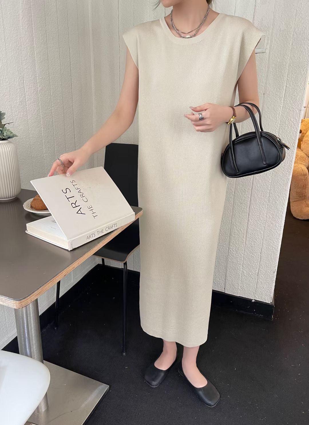 lovevop Simple Round-neck Open Back Hollow Sleeveless Dress