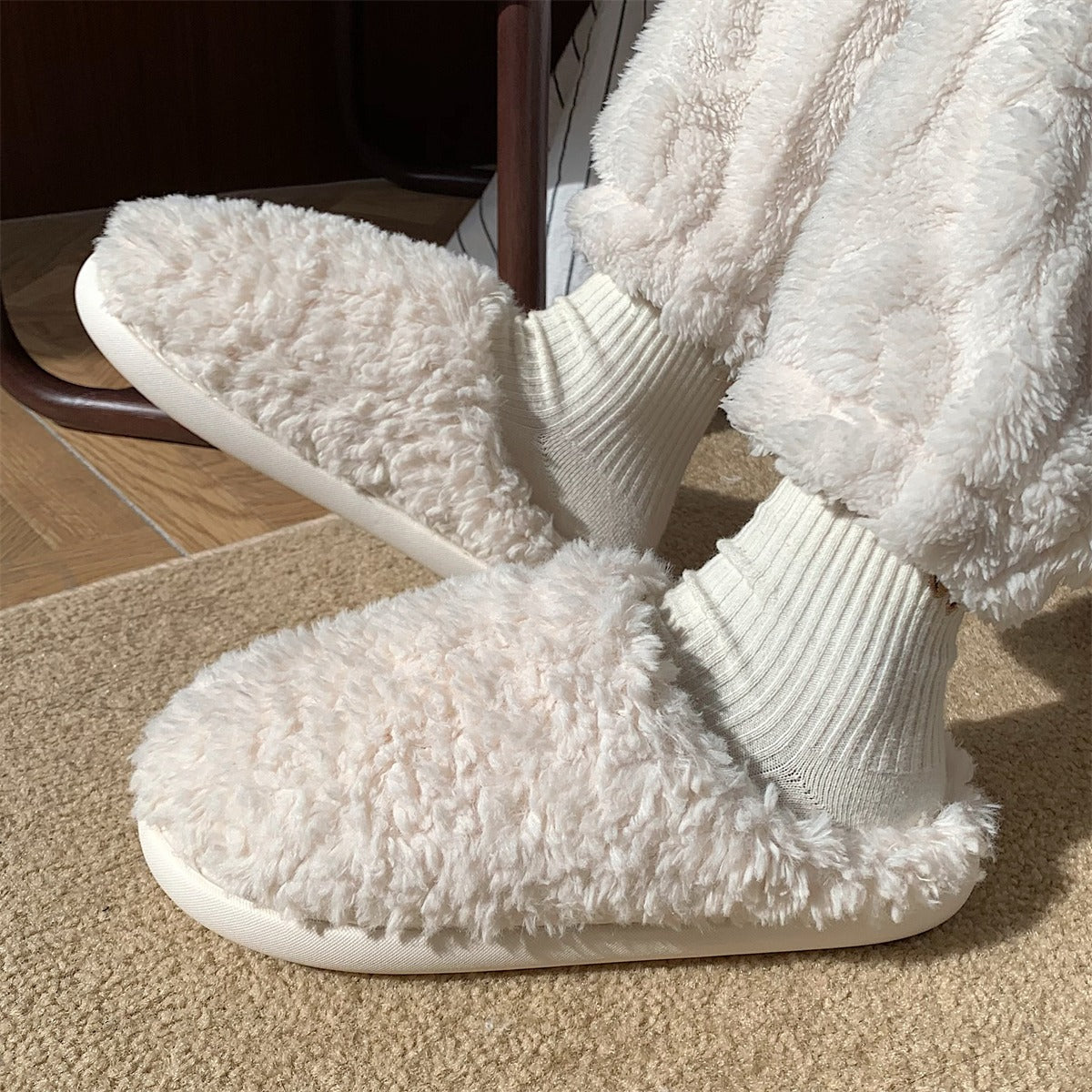 lovevop Warm Winter Home Furry Slippers