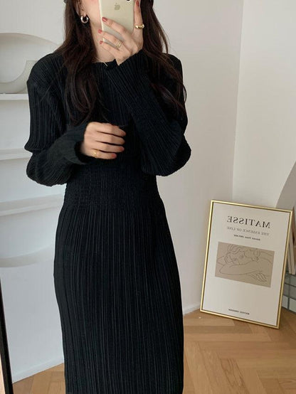 lovevop Simple Pleated Elastic Long-Sleeved Little Black Dress