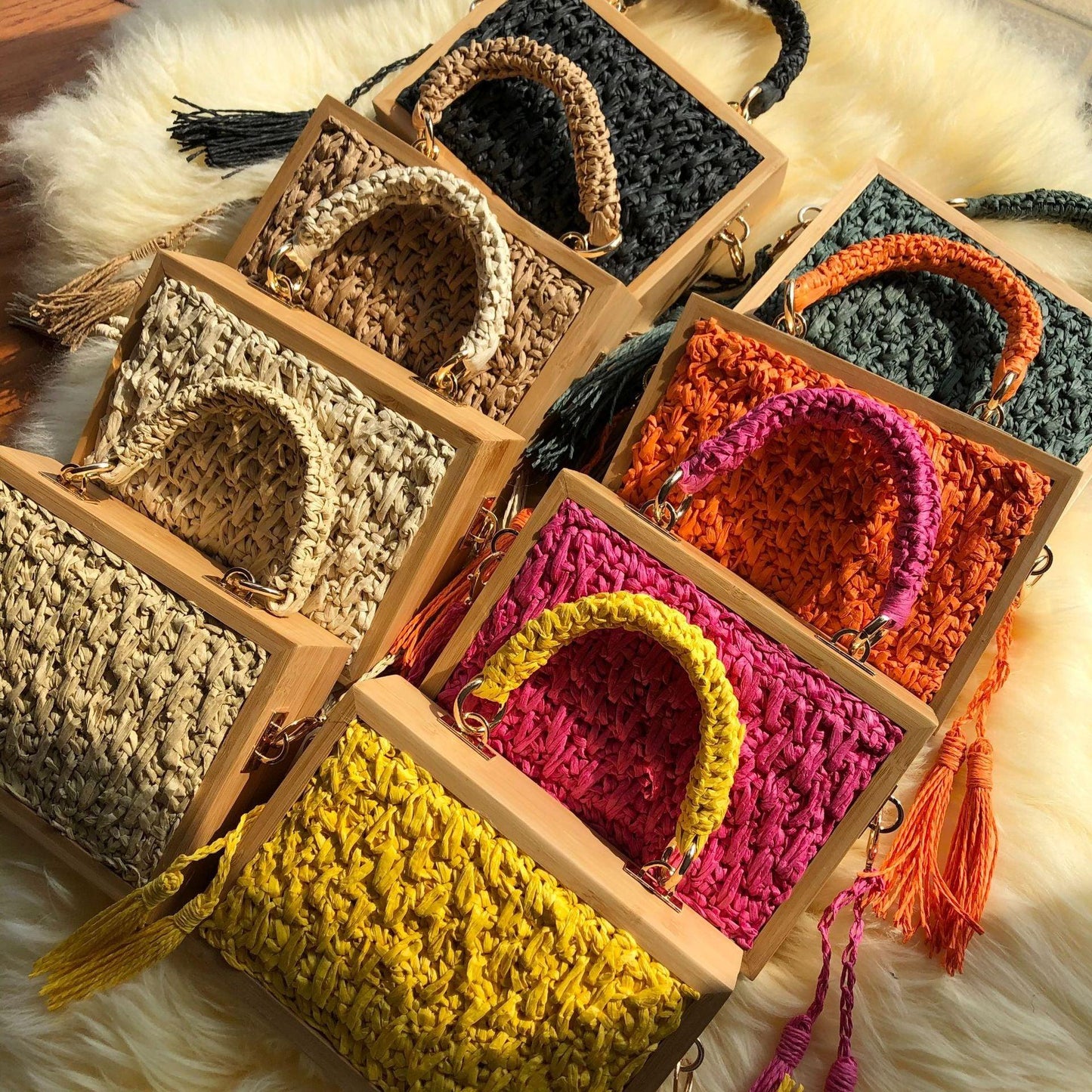 lovevop Wooden Frame Straw Bag