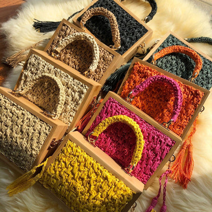 lovevop Wooden Frame Straw Bag