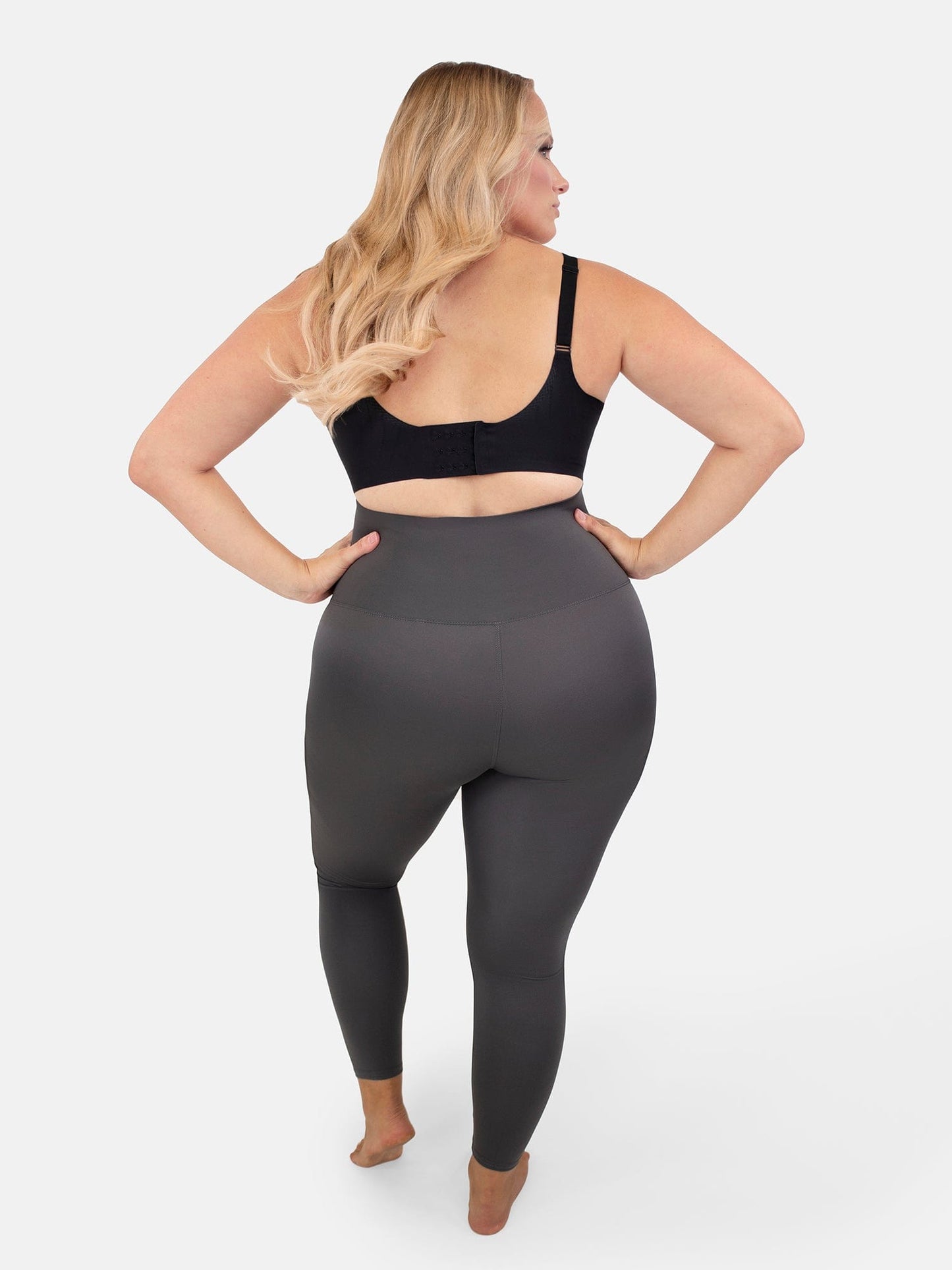 In-Control Medium Rise Hooked Leggings