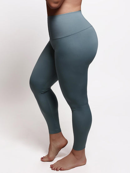 In-Control Medium Rise Hooked Leggings